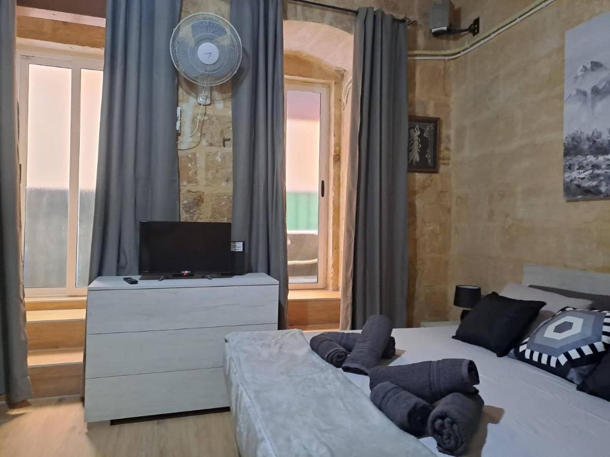 Lovely 1 Bedroom Apartment In The Heart Of Валетта Экстерьер фото